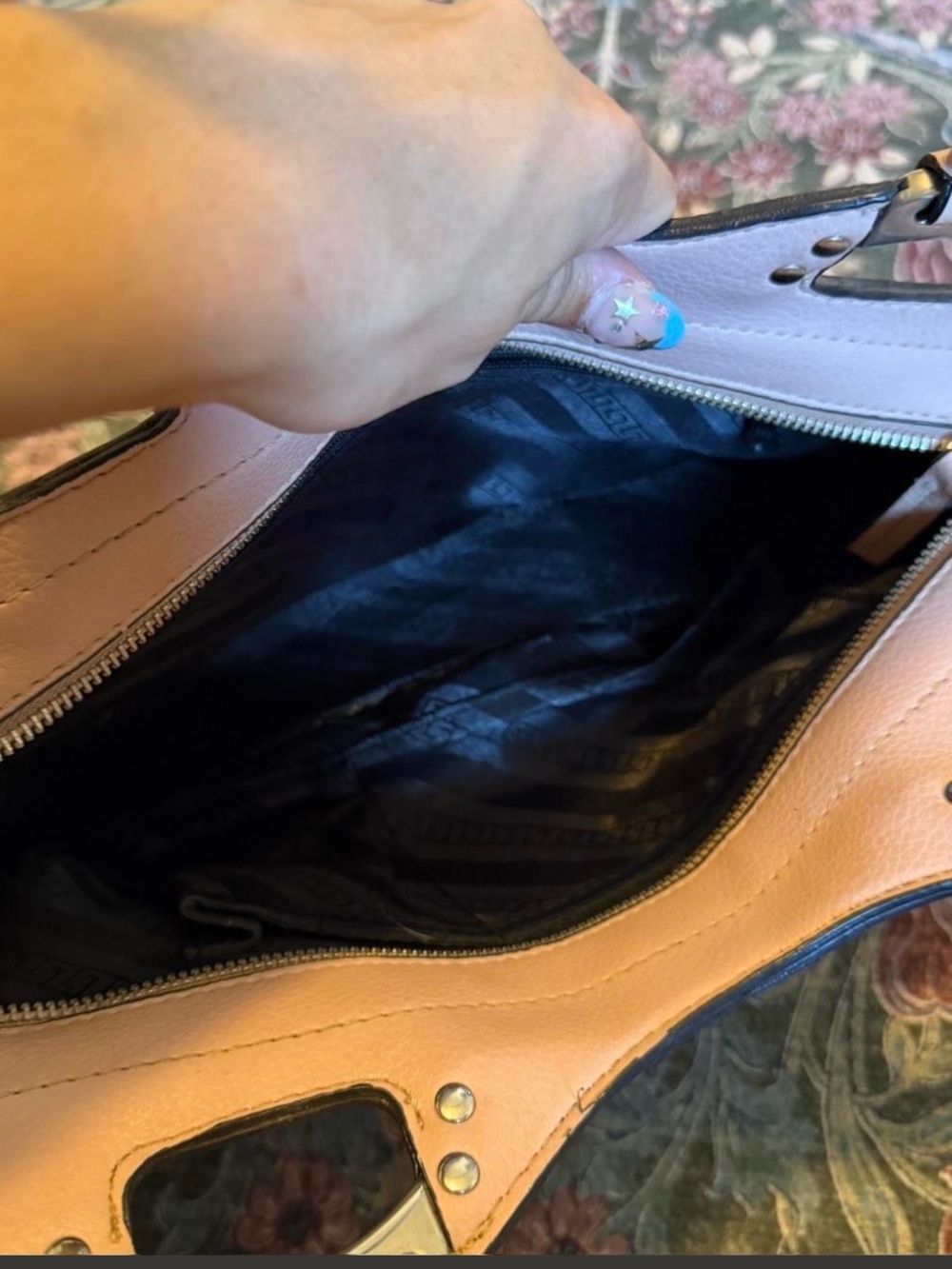 Tod's vintage Pink Leather Shoulder Bag with silver Accents - Picture 4 of 6